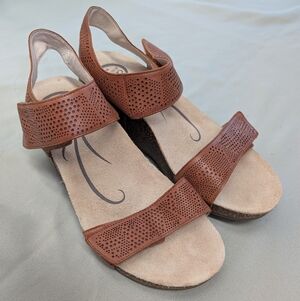 Abeo Wedge Sandals With Adjustable Velcro Straps Size WM10